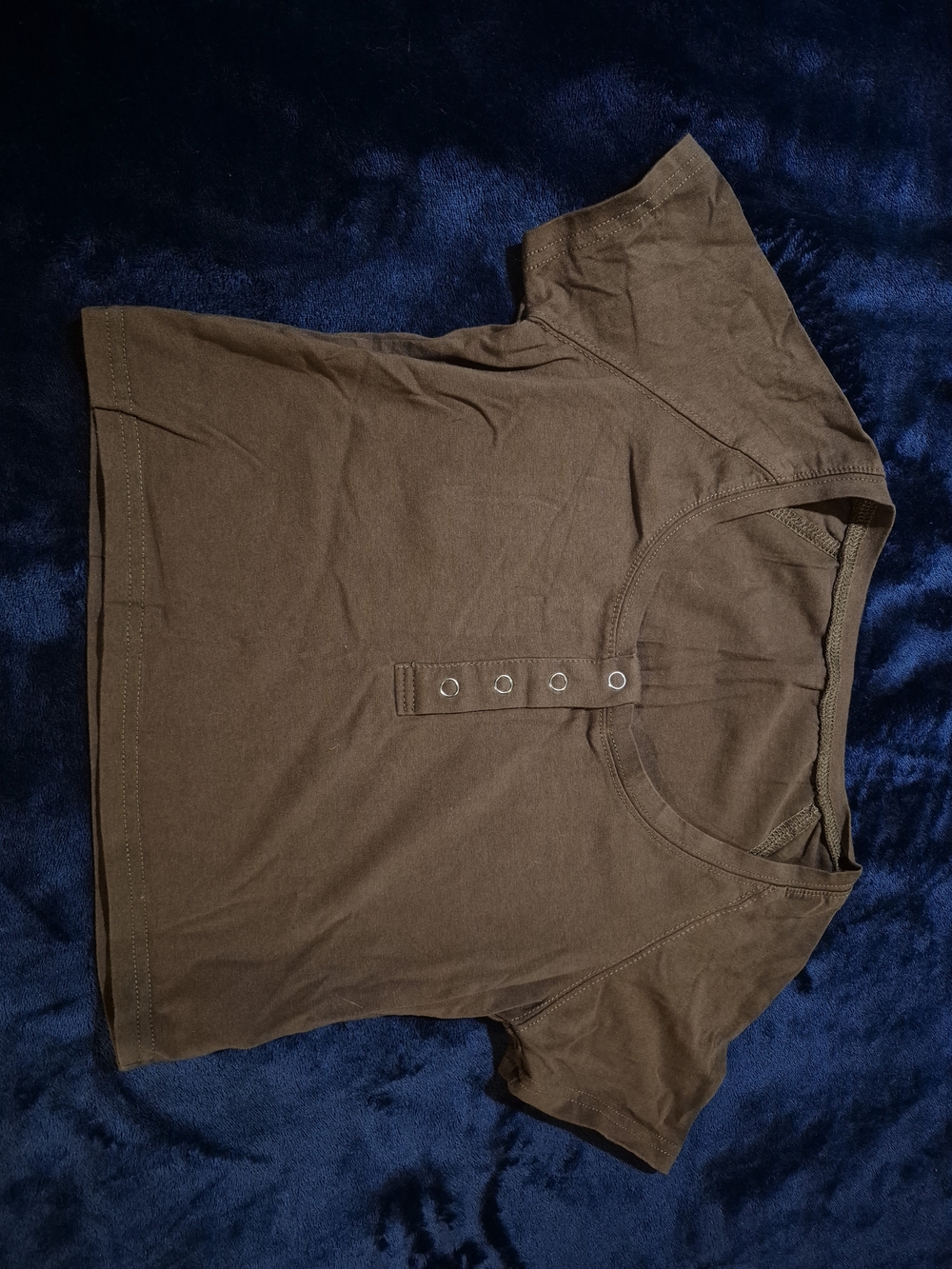 Women's Short Sleeve Crop Henley Top - Brown